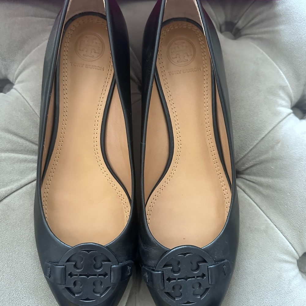 Black Leather Ballet wedges with Circular Emblem